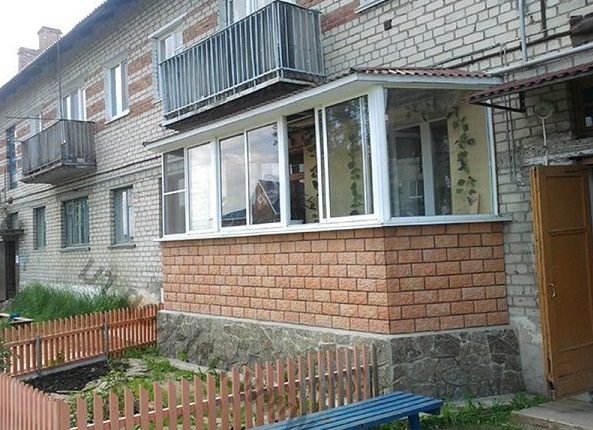 Балкон своими руками построить на первом этаже, на даче или в частном доме4