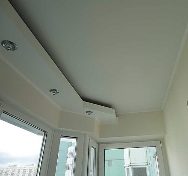 Из чего сделать потолок на балконе своими руками: варианты отделки6