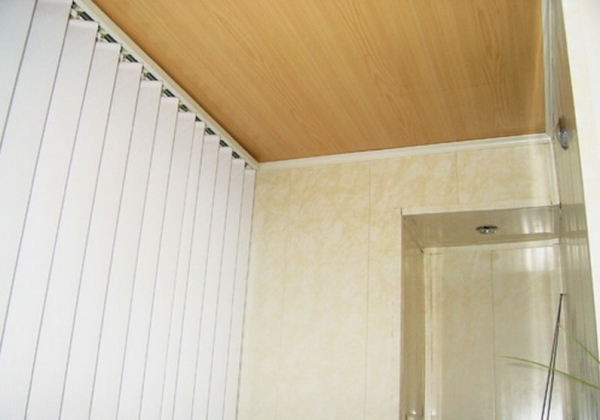 Из чего сделать потолок на балконе своими руками: варианты отделки4