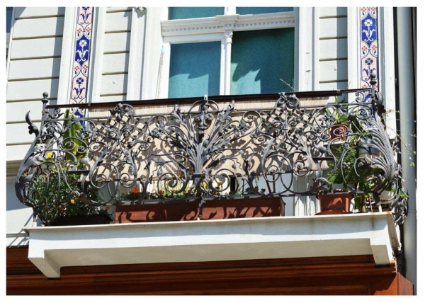 Кованые балконы: достоинства, параметры, стили, методы изготовления9