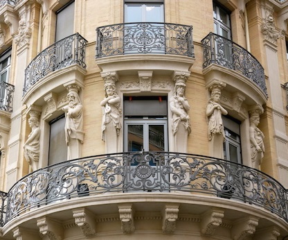 Кованые балконы: достоинства, параметры, стили, методы изготовления1