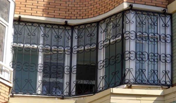 Решетки на балкон: виды, материалы, технологии изготовления1