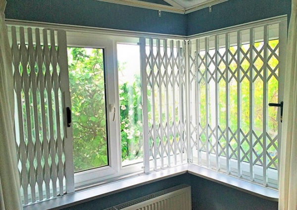 Решетки на балкон: виды, материалы, технологии изготовления3