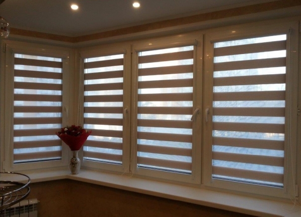 Жалюзи на балкон: виды, достоинства и недостатки, советы по выбору15