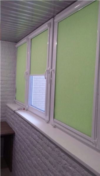 Жалюзи на балкон: виды, достоинства и недостатки, советы по выбору14