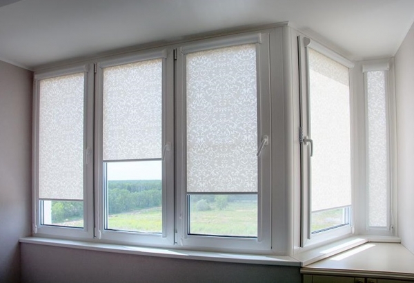 Жалюзи на балкон: виды, достоинства и недостатки, советы по выбору13